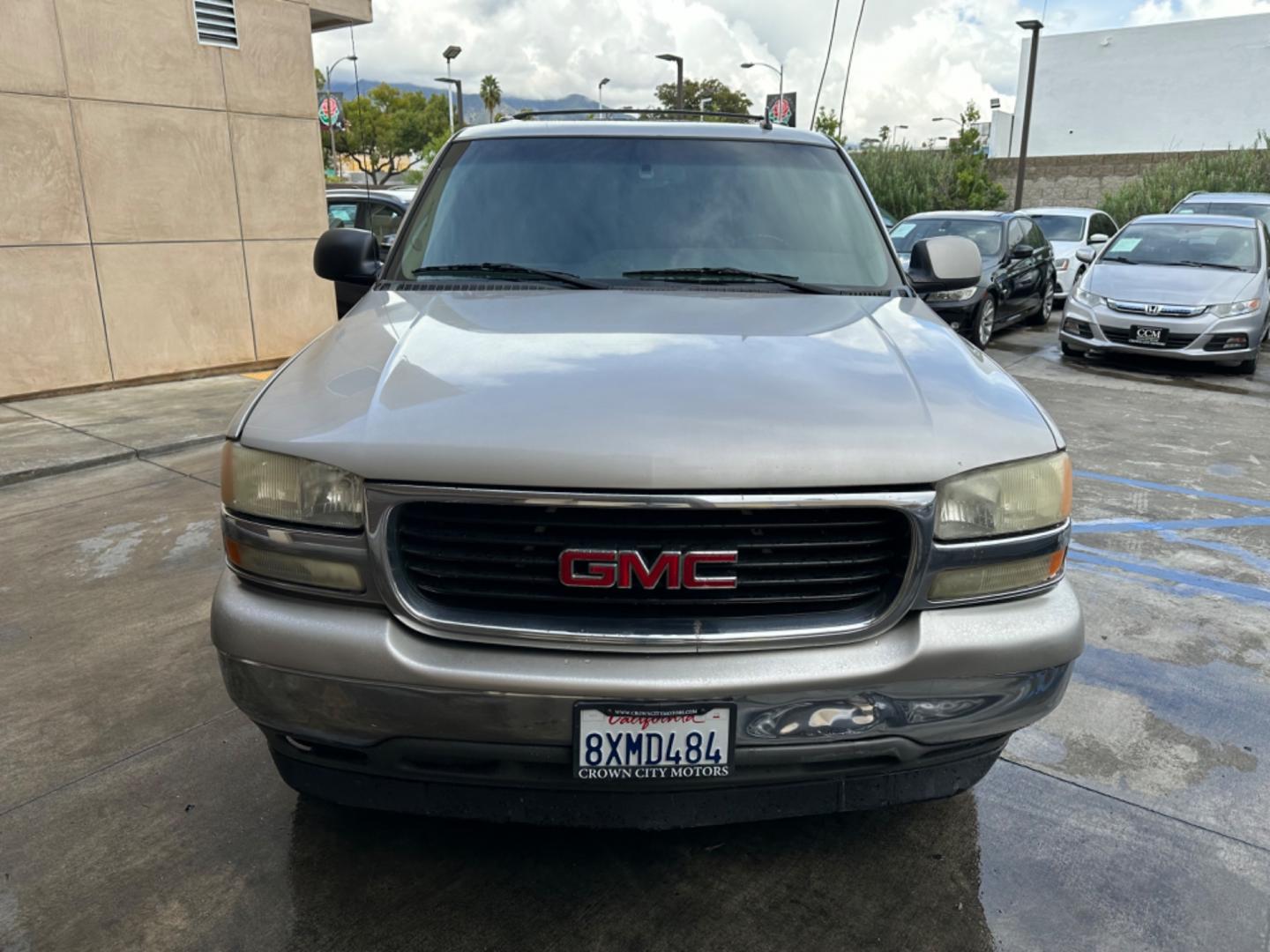 2006 BEIGE /Gray GMC Yukon SL 2WD (1GKEC13T66R) with an 5.3L V8 OHV 16V engine, 4-Speed Automatic Overdrive transmission, located at 30 S. Berkeley Avenue, Pasadena, CA, 91107, (626) 248-7567, 34.145447, -118.109398 - Embrace Power and Comfort: 2006 GMC Yukon with Leather, Moon-Roof, and Third-Row Seating Available in Pasadena, CA Step into the realm of rugged luxury with the 2006 GMC Yukon, now available at our BHPH dealership in Pasadena, CA. This robust SUV, featuring a luxurious leather interior, a moon-ro - Photo#8